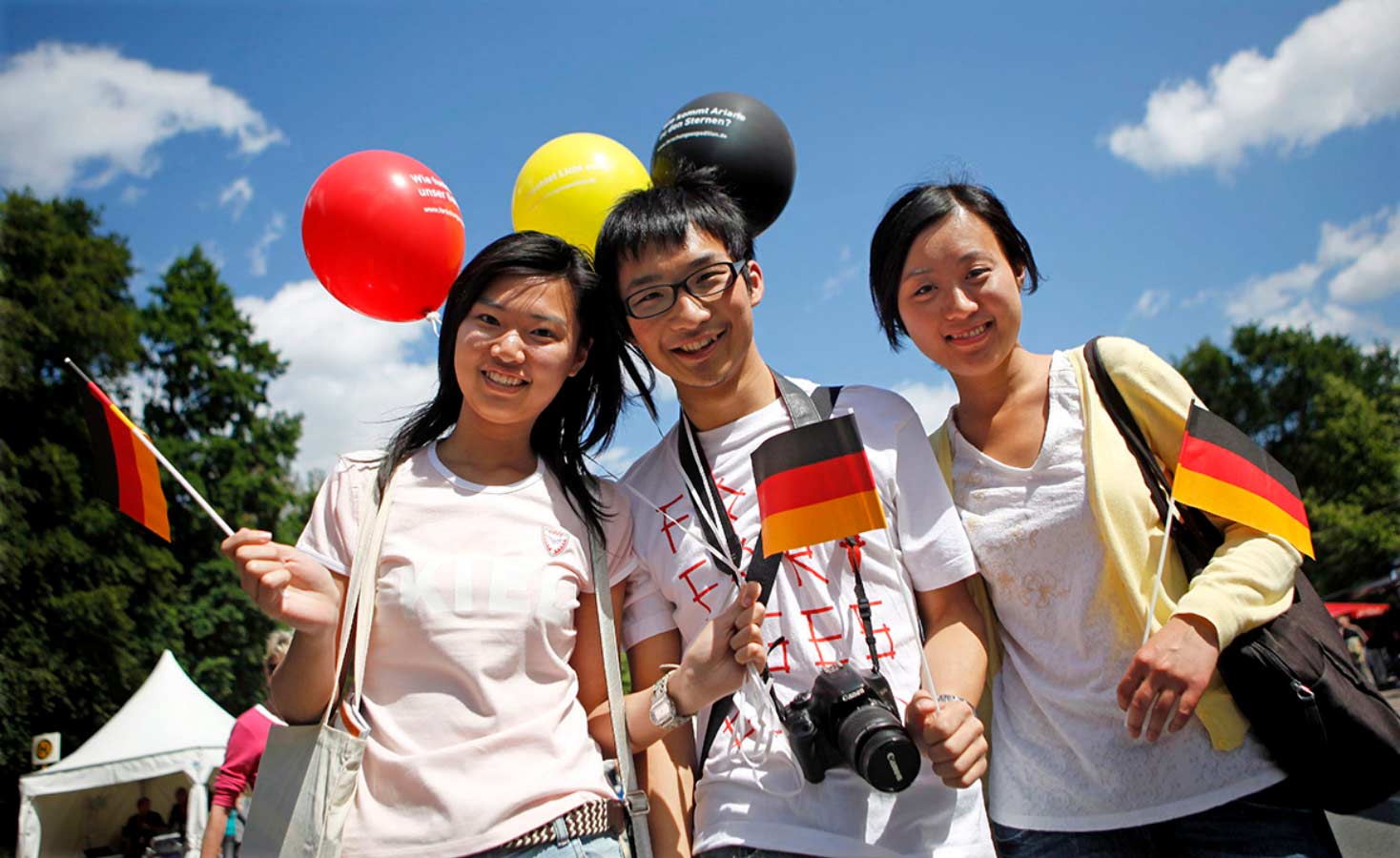 Thị trường việc làm cho sinh viên quốc tế tốt nghiệp tại Đức so với Mỹ, Canada và Vương quốc Anh